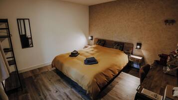 4 chambres, lit parapluie, Wi-Fi, draps fournis