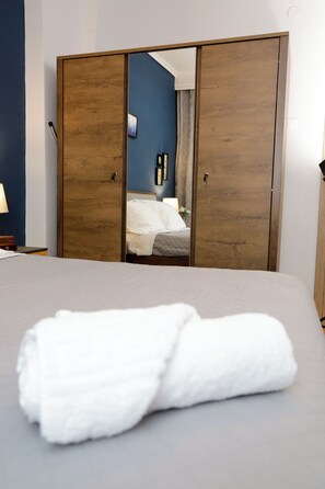 2 عدّة غرف نوم ومكواة/لوح كي وواي فاي مجانًا وملاءات أسرّة