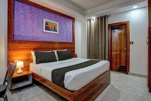1 bedroom, bed sheets - Hotel Beaumont Inn   (New Delhi)