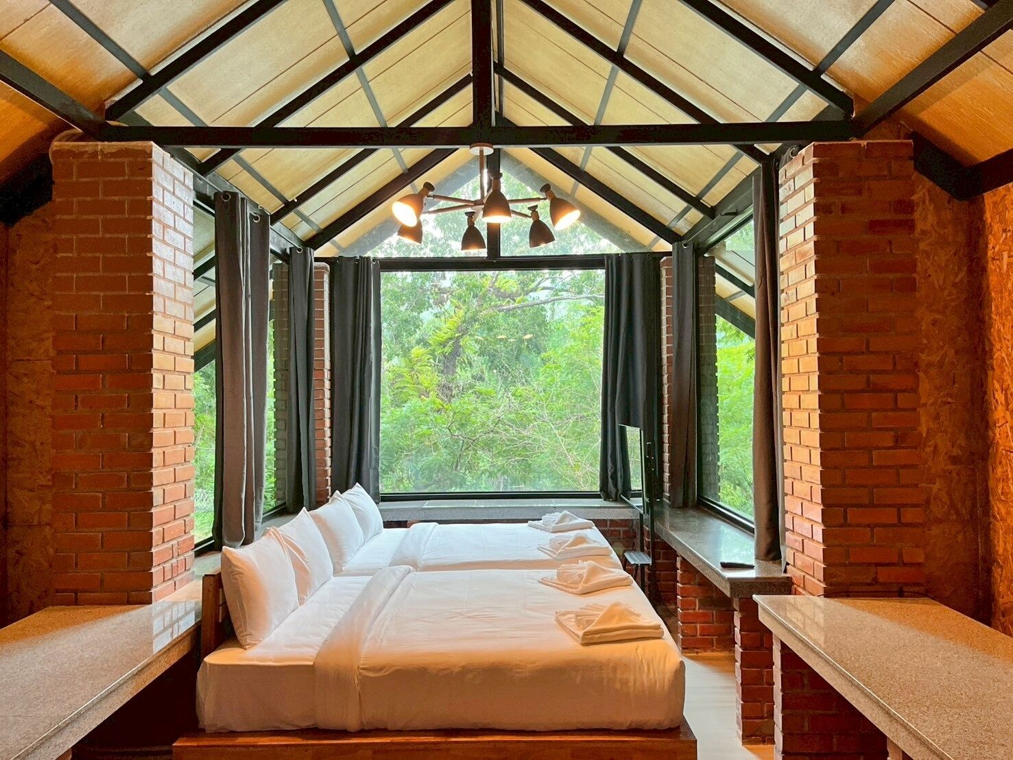 Grand Quadruple Room | Free WiFi, bed sheets