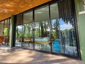 Studio, River View | Pemandangan dari bilik