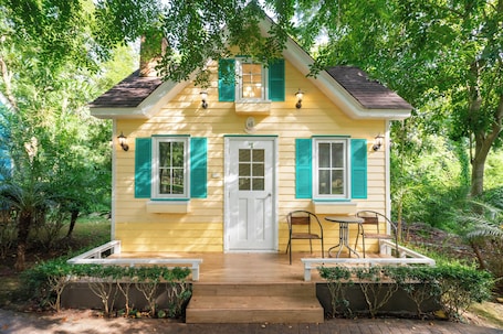 Family Bungalow | 1 bedroom, free WiFi, bed sheets