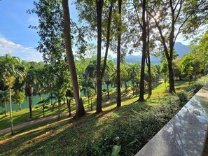 Studio, River View | Pemandangan dari bilik