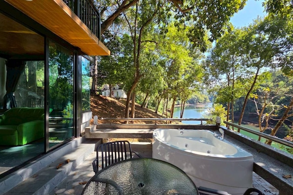 Deluxe Double Room | Balcony