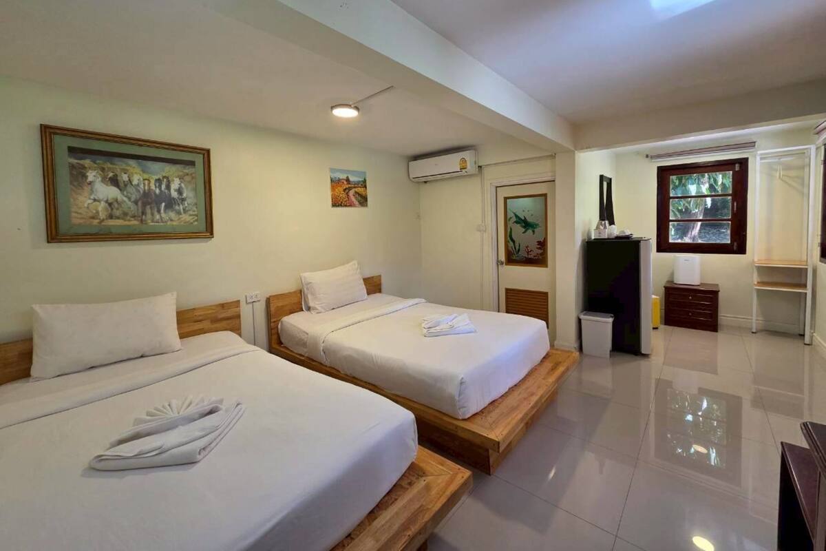 Standard Twin Room | WiFi (free), bed sheets