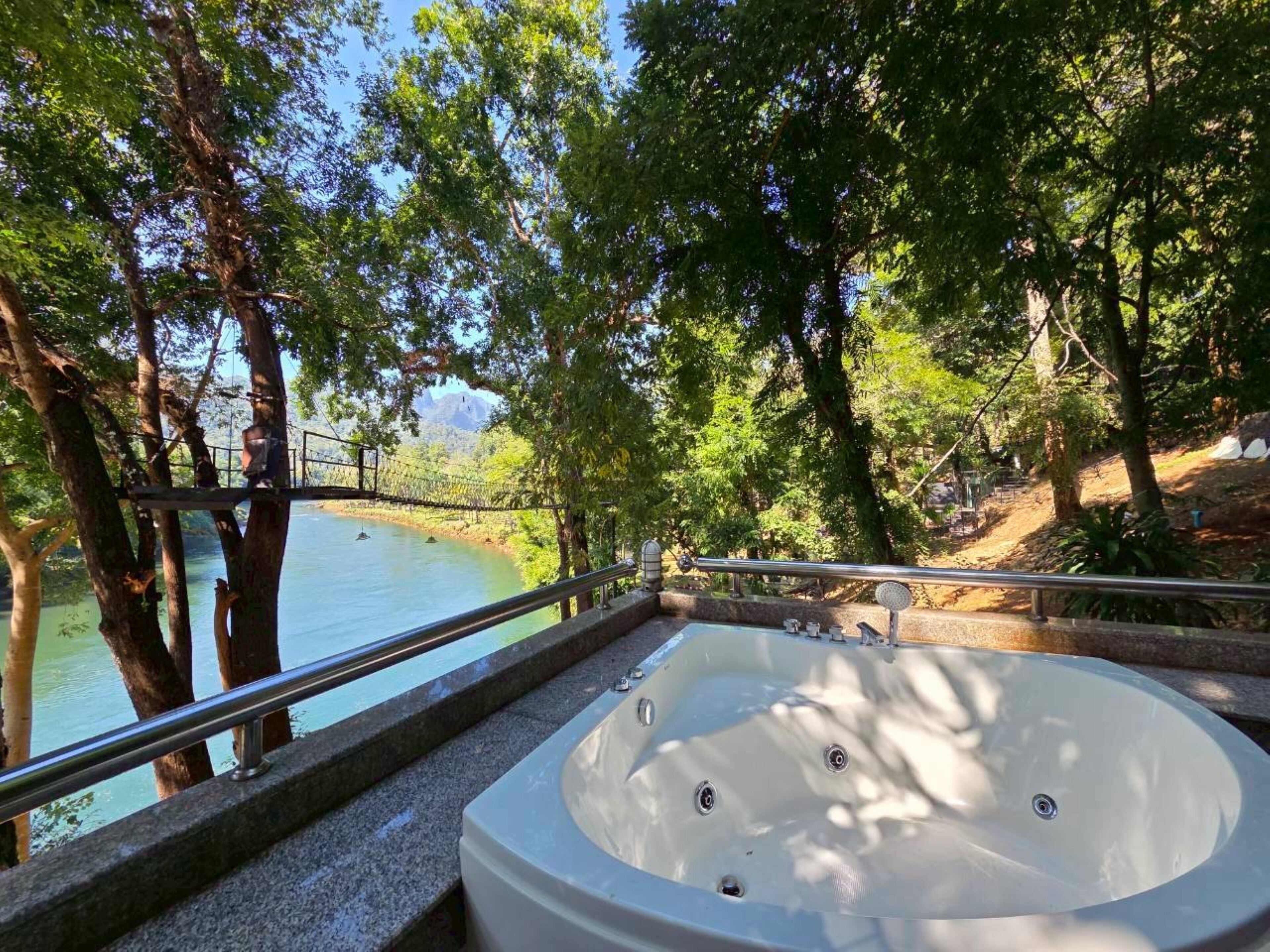 ห้องดีลักซ์ทริปเปิล | Wi-Fi ฟรี, ผ้าปูที่นอน