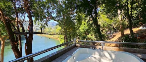 Kolmen hengen deluxe-huone | Ilmainen Wi-Fi, vuodevaatteet