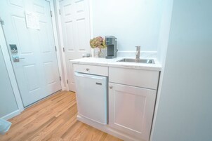 Comfort Double Room | Private kitchenette | Mini-fridge, coffee/tea maker