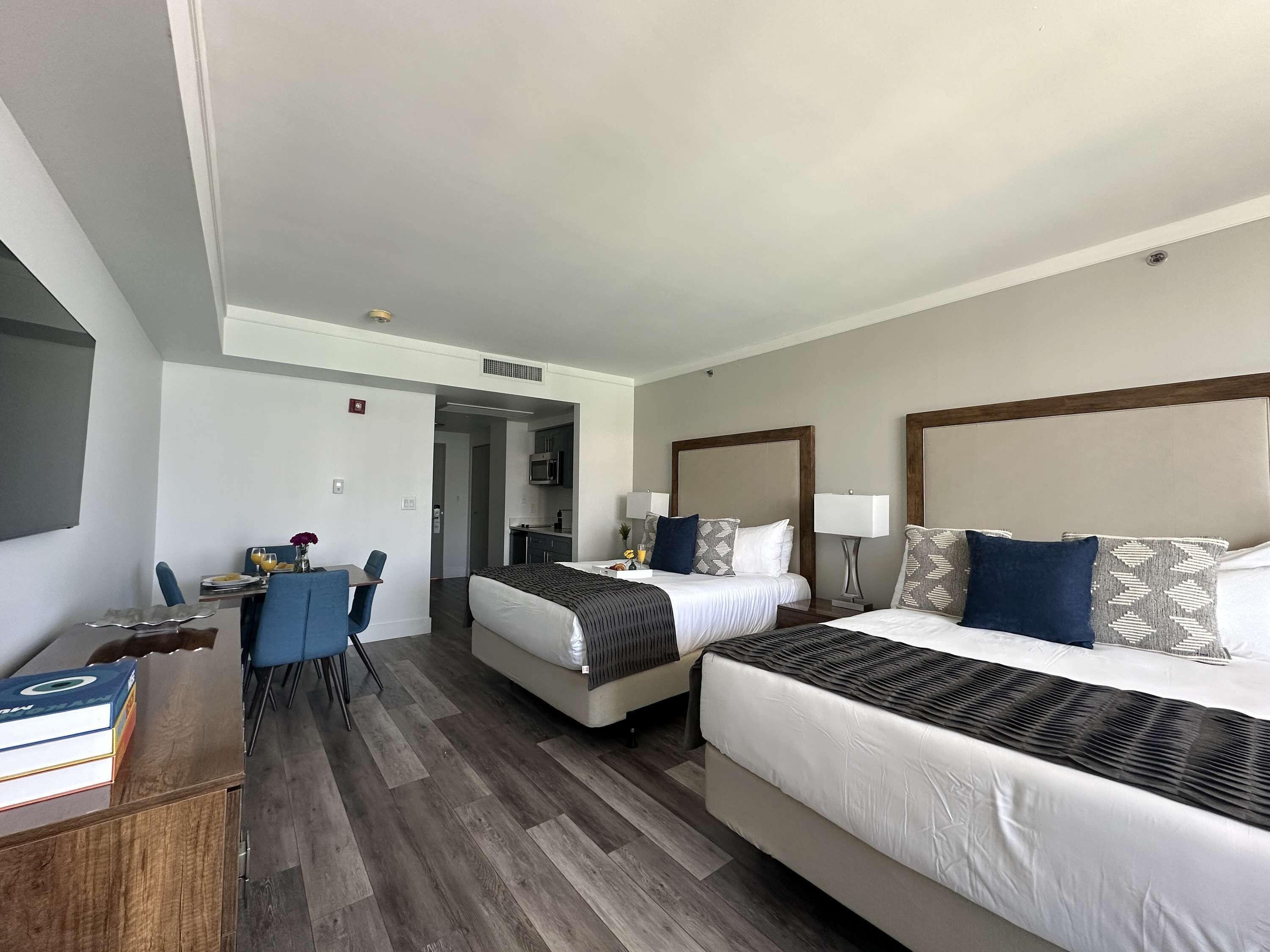 アイロン / アイロン台、旅行用ベビーベッド、WiFi、ベッドシーツ