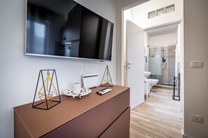 Wohnbereich | 42-Zoll-Flachbildfernseher mit Digitalempfang