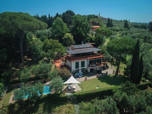 Exterior - Beautiful apartment for 5 guests with A/C, WIFI, TV, patio and panoramic view, close to Florence (Romola)