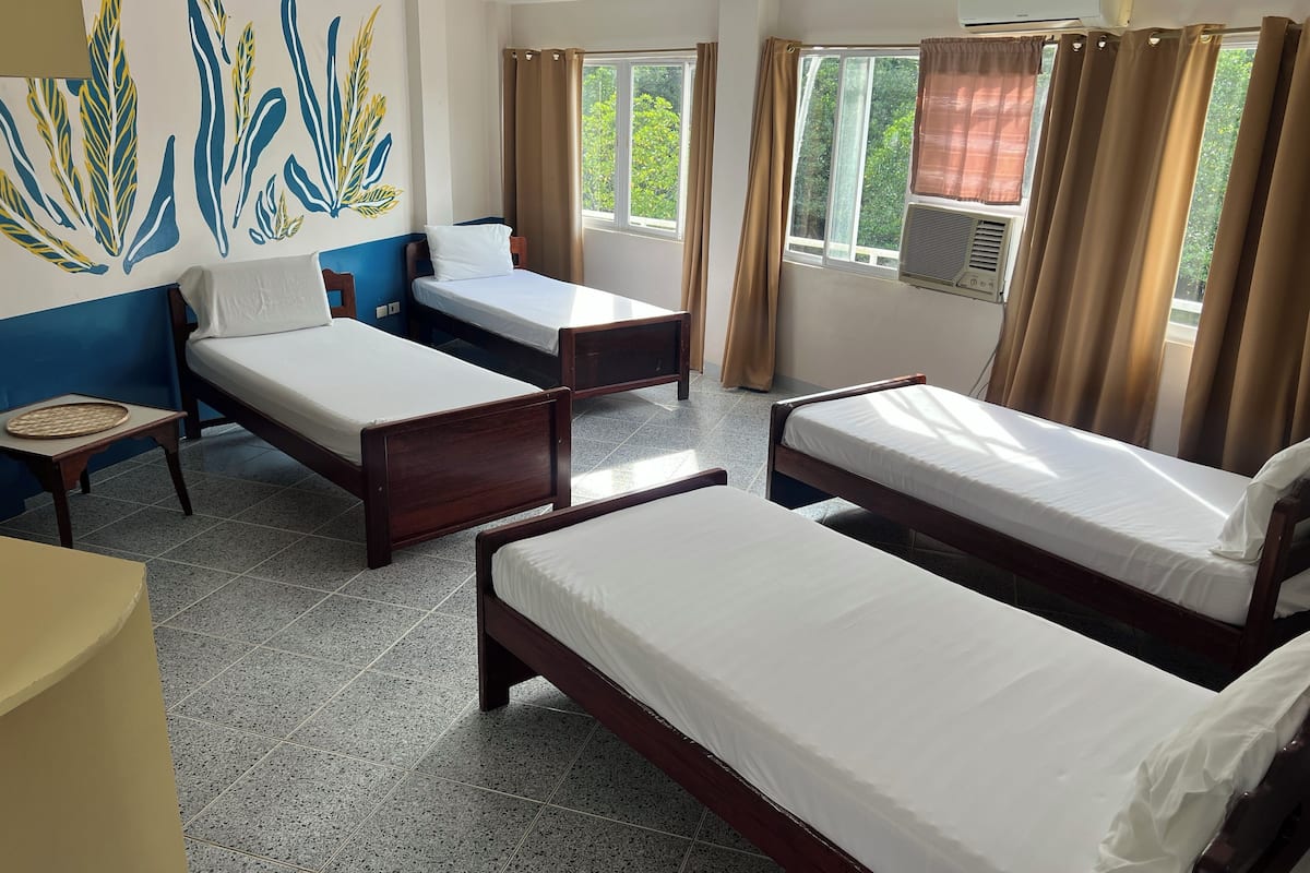 1 kamar tidur, kedap suara, dan seprai linen