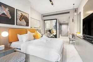 Iron/ironing board, WiFi, bed sheets