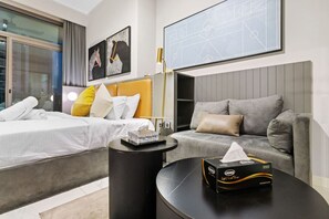 Iron/ironing board, WiFi, bed sheets