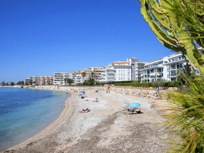 Nær stranden