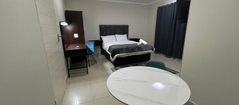 BAYSIDE SUITES HOTEL