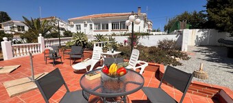 Tranquilo y Espacioso Chalet en Torrox Costa