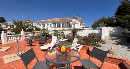 Tranquilo y Espacioso Chalet en Torrox Costa