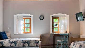 1 غرفة نوم ومساحة عمل للكمبيوتر المحمول وواي فاي مجانًا وملاءات أسرّة