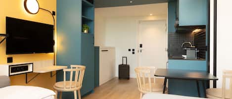 Familjestudio (4 People) | Allergitestade sängkläder, värdeförvaringsskåp på rummet och skrivbord