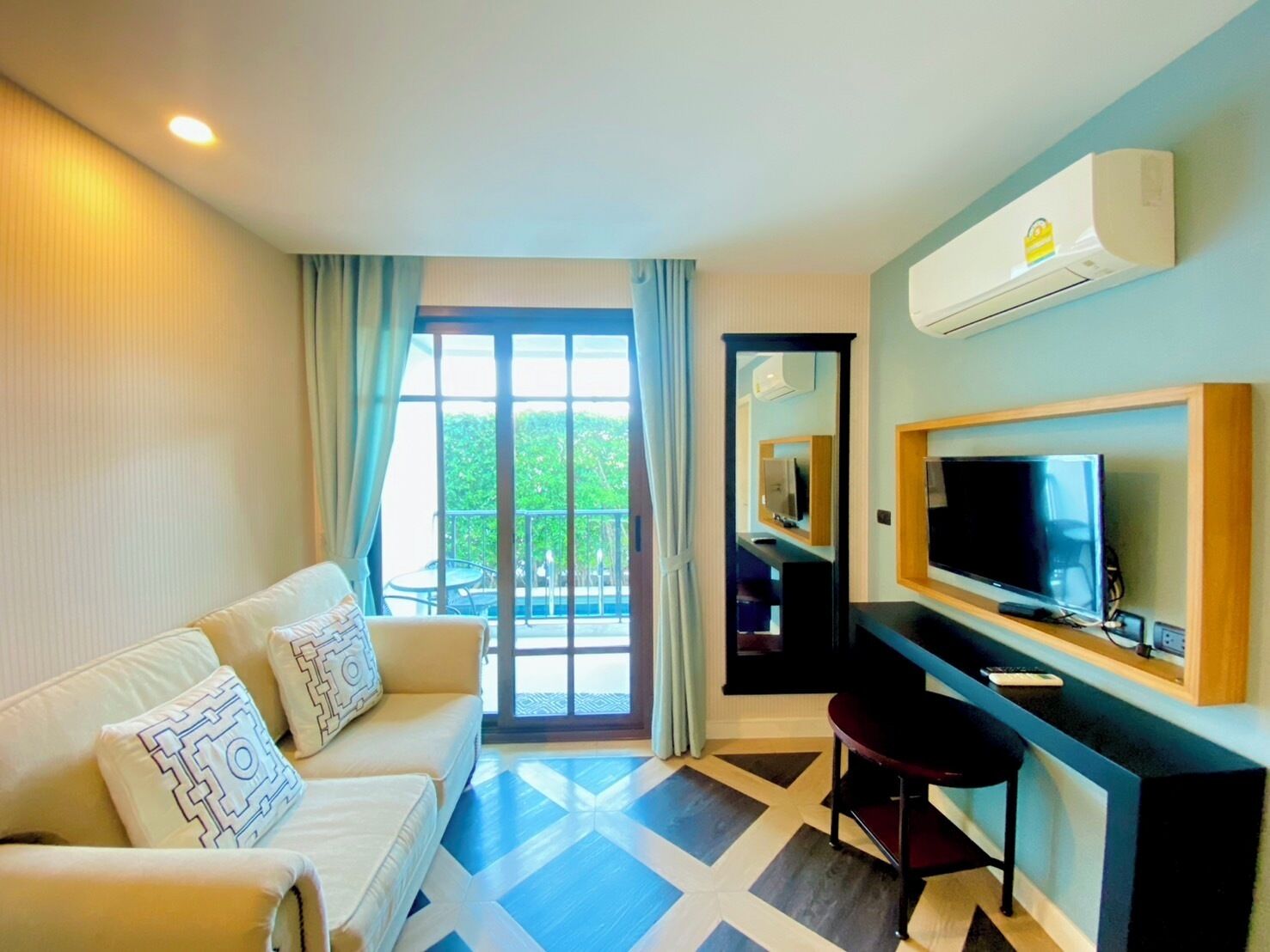 Deluxe-Villa | Wohnbereich | Fernseher