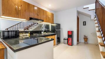 Deluxe Villa, 3 Bedrooms | Private kitchen