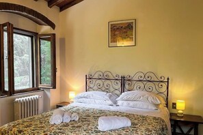 2 bedrooms, iron/ironing board, WiFi, bed sheets - "Cypress" in Chianti 15th cent. house with a pool  (Greve in chianti)