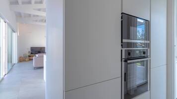 Villa, 2 Bedrooms, Accessible, Smoking | Interior