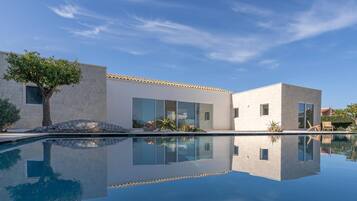 Villa, 2 Bedrooms, Accessible, Smoking | Front of property
