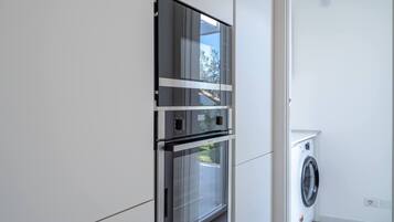 Villa, 2 Bedrooms, Accessible, Smoking | Interior