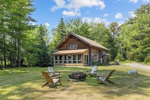 Unclassified image, 4 of 57, button