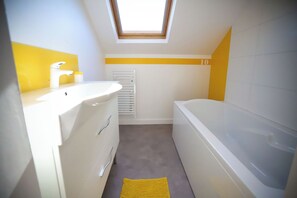 Hair dryer, toilet paper - Beach house in Utah Beach (Sainte-Marie-du-Mont)