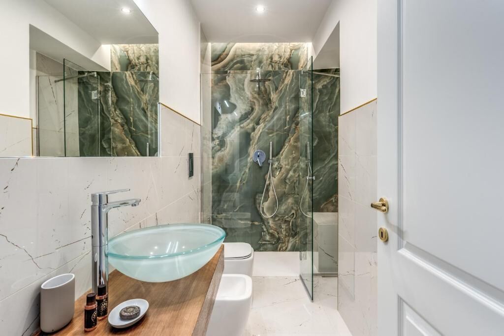 Deluxe Suite | Bathroom