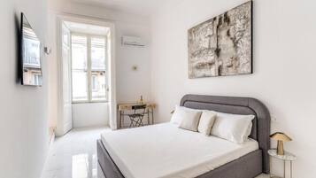 Suite Deluxe | Minibar, una scrivania, Wi-Fi gratuito