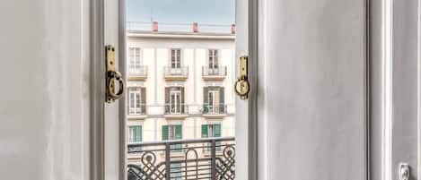 1 bedroom, minibar, desk, free WiFi