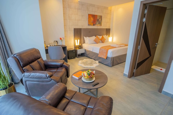 Suite estudio de lujo | Sábanas de algodón egipcio y ropa de cama de alta calidad