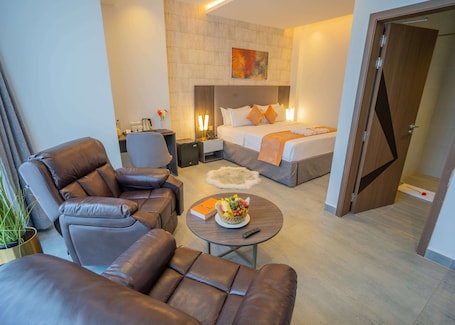 Suite Studio Luxe | Draps en coton égyptien, literie de qualité supérieure. Baraka Tower Hotel
