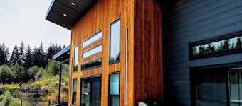 Bumbleberry 3 Bedroom Guest Home
New Executive home in the heart of Kitimat BC