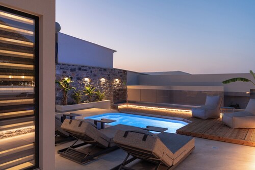 Mousses Villa, with Pool & Spa Whirlpool by the Beach