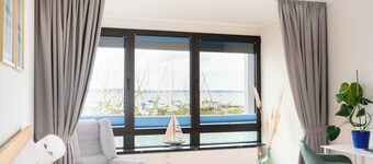 Hafenkino apartment with fantastic harbor view