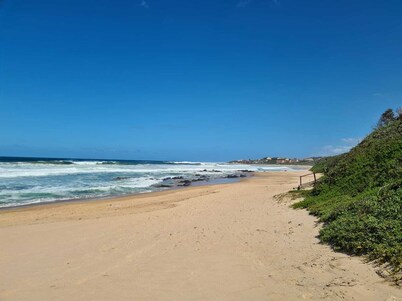 Vacation home in dream location - TERRACE - BEACH - IND. OZEAN Shelly Beach for 6pers.