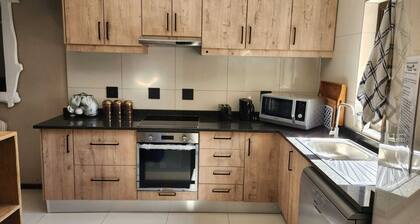 Vacation apartment on the south coast of South Africa, swim in the Indian Ocean in 2 minutes