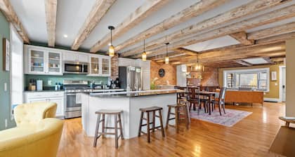 Spacious Downtown Hallowell River View Apartment