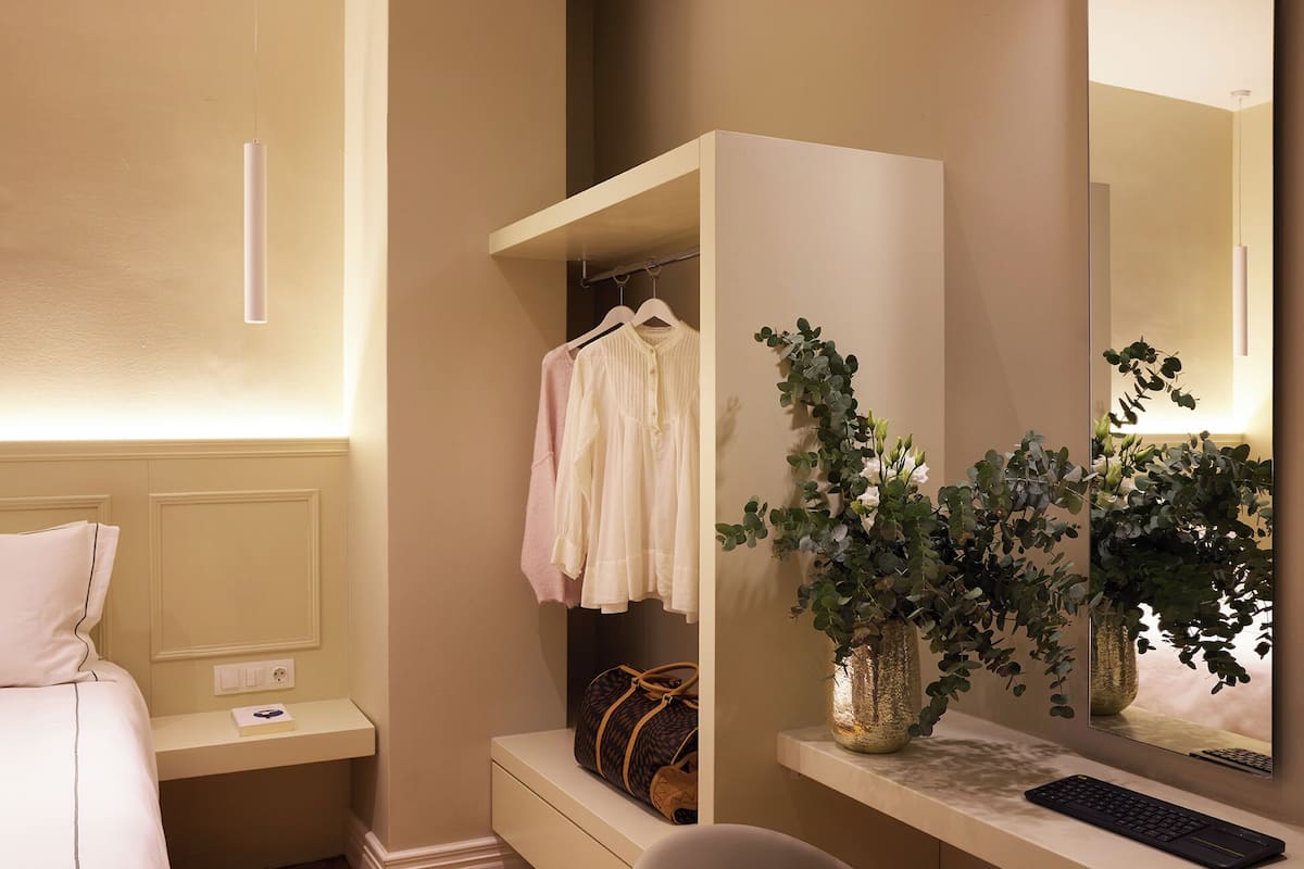 Comfort Suite | 1 habitación, caja de seguridad en la habitación y escritorio