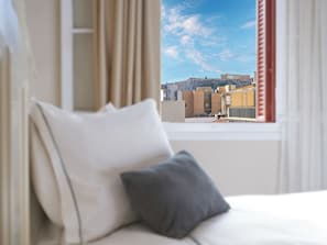 In-room safe, desk, laptop workspace, blackout curtains - Vrachos Athens Suites (Athens)