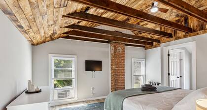 Family Escape w/Game Room - 9 Mins to Cedar Point!