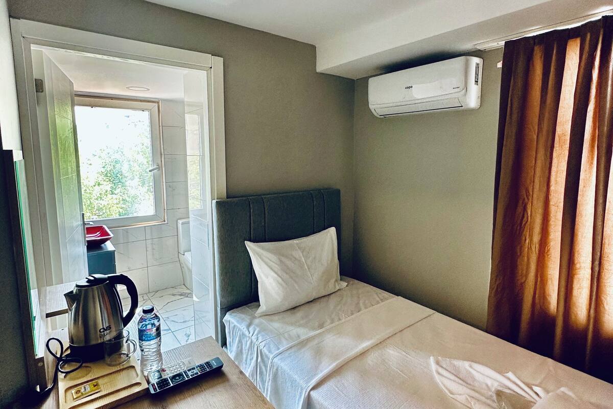 Single Room | Lydisolert, wi-fi (inkludert) og sengetøy