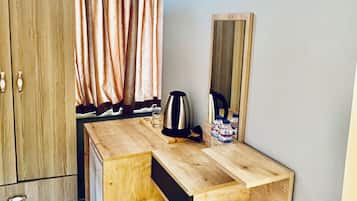 Standard Double or Twin Room | Soundproofing, free WiFi, bed sheets