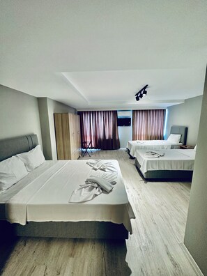 Family Room | Soundproofing, free WiFi, bed sheets - The Hera Gold Hotel (Istanbul)