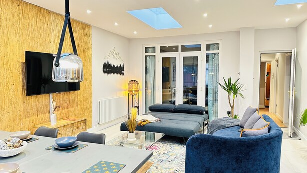 Living area - Greatwest House (Isleworth)